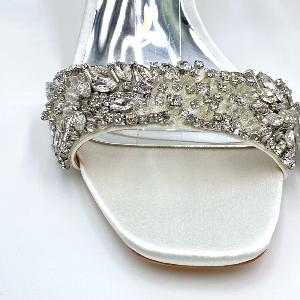 Badgley Mischka Size 10 Rider Soft White Satin‎ Jewel Dress Sandals Heels Shoes - Picture 4 of 14